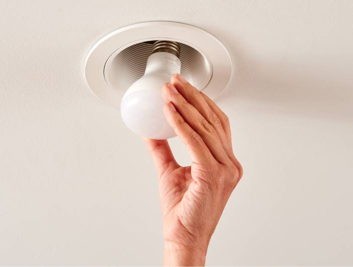 Bulb installation/replacement 
